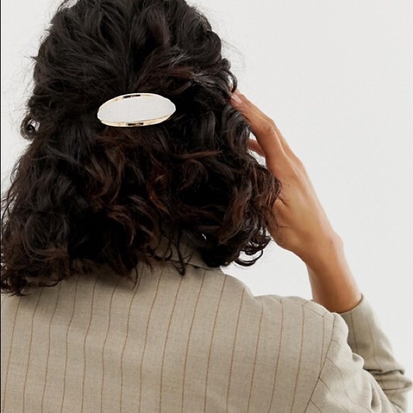 🆕 ASOS Design Barrette Clip in Raffia - Picture 1 of 4